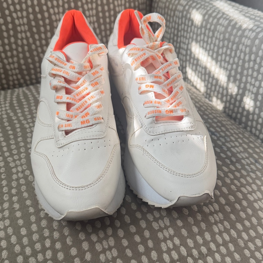 Madden Girl White and Orange Platform 👟